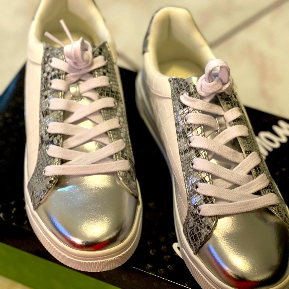 Steve Madden tennis shoes